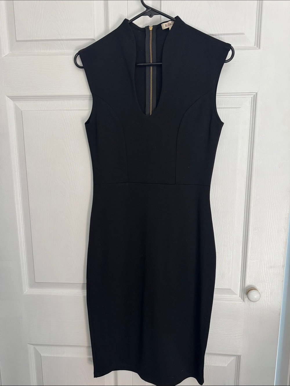 Sleek Black Sleeveless V-Notch Sheath Dress